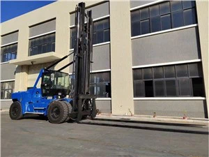 Stivuitor marin de 20t pentru manipularea bărcilor